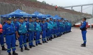 重庆大巴车坠江 重庆大巴车坠江